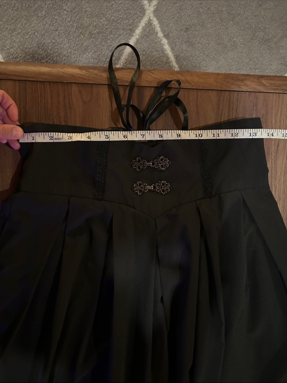 Scarlet Darkness size medium skirt - Picture 3 of 6